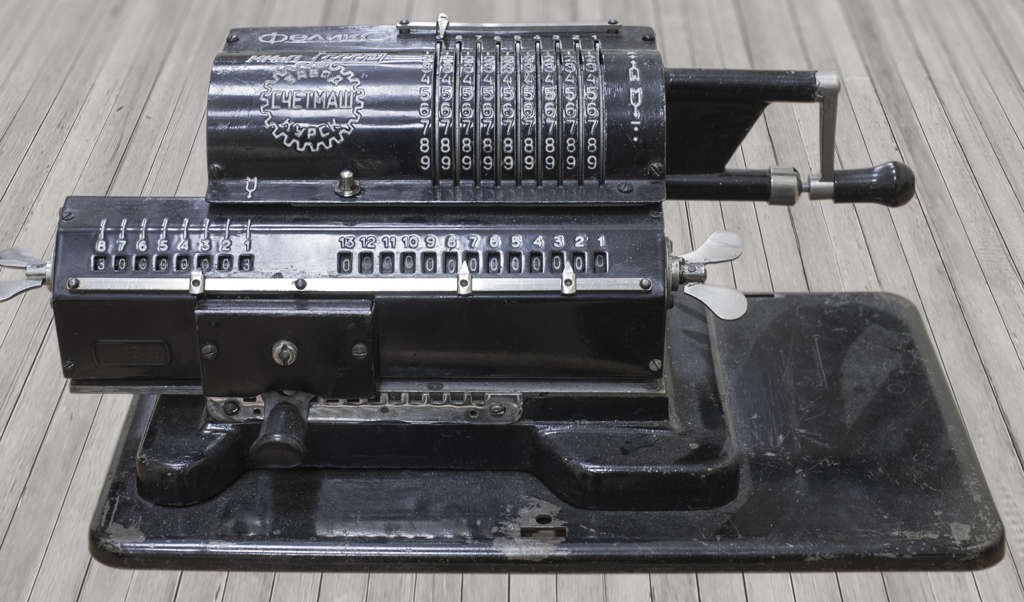Арифмометр - механическая счетная машина: первые арифмометры, как работает
