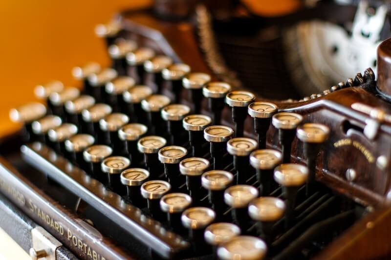 Старая пишущая машинка