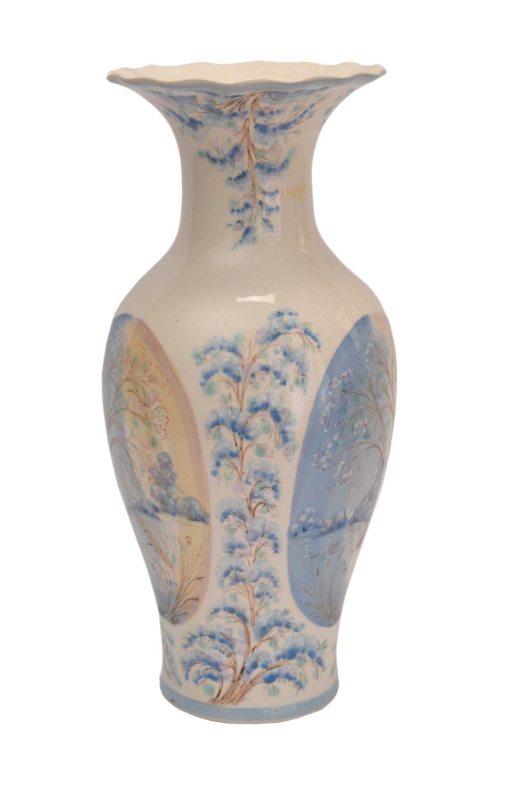 Современная ваза художницы Семикаракорской керамики