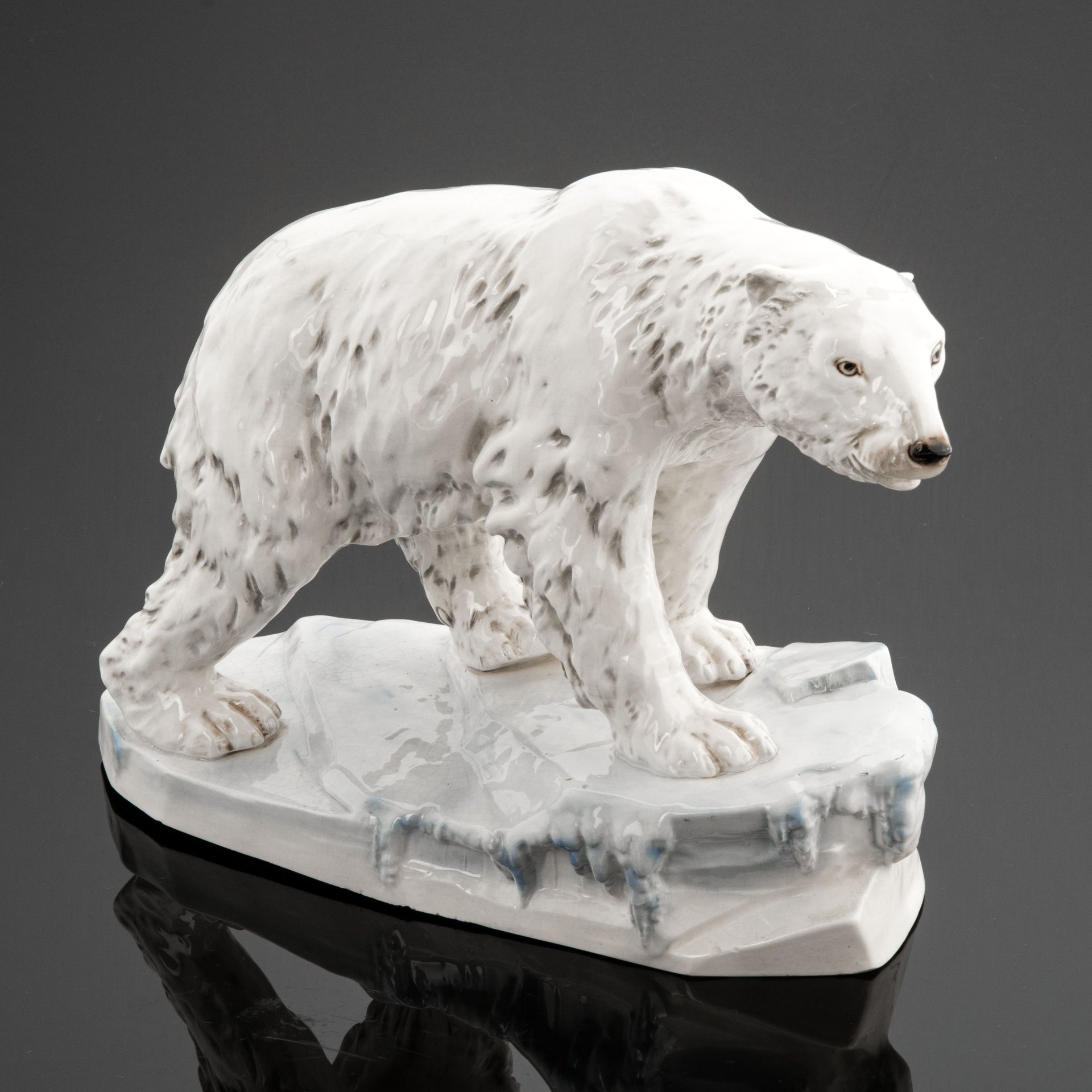 Композиция "Белый медведь на льдине", фаянс, роспись, Sitzendorfer Porzellanmanufaktur, Германия, 1918-1949 гг.