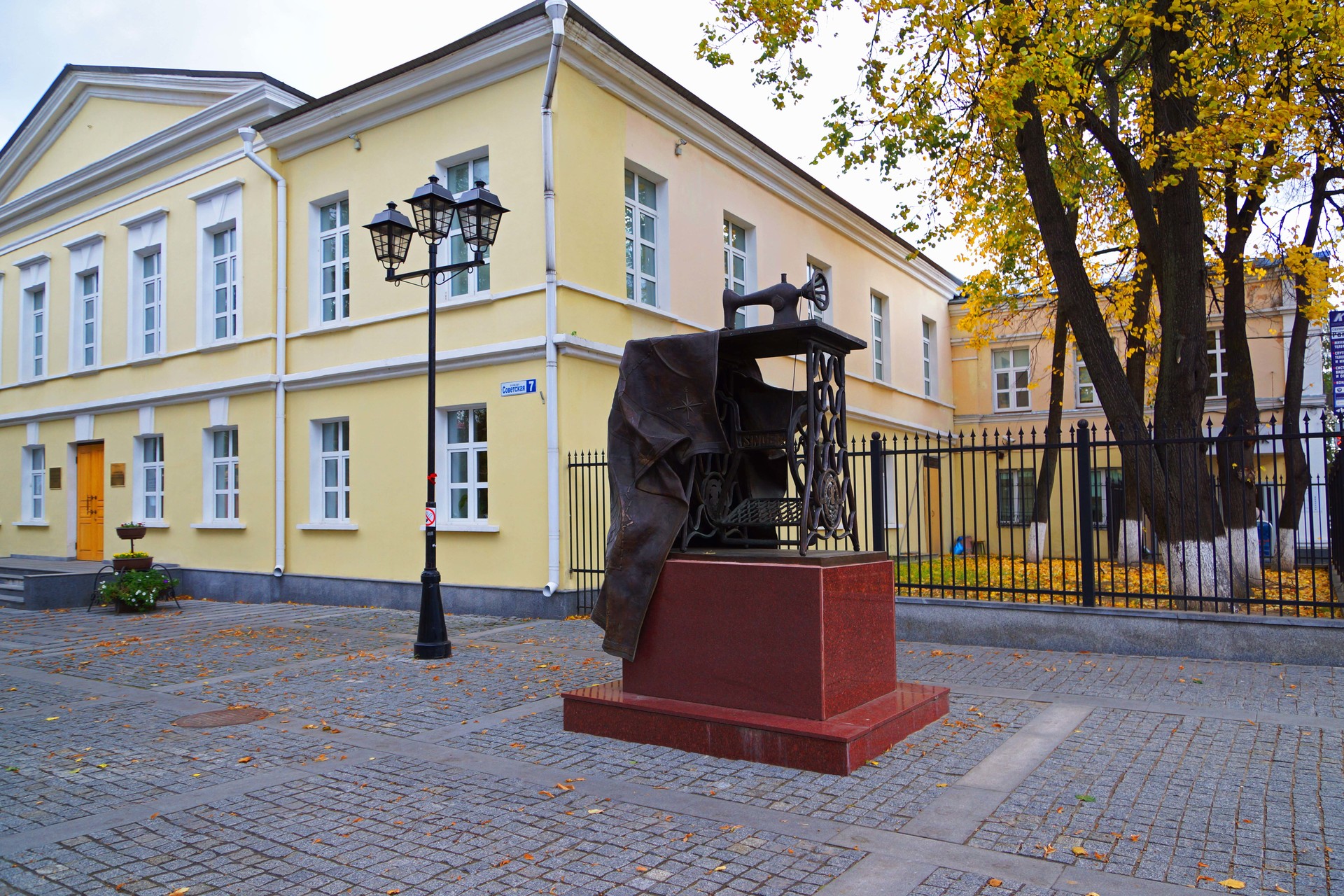 Памятник в Подольске