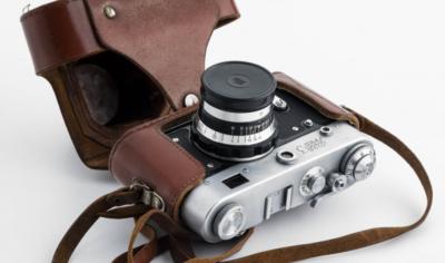 За сколько можно продать старую фототехнику: фотоаппарат, объектив, штатив